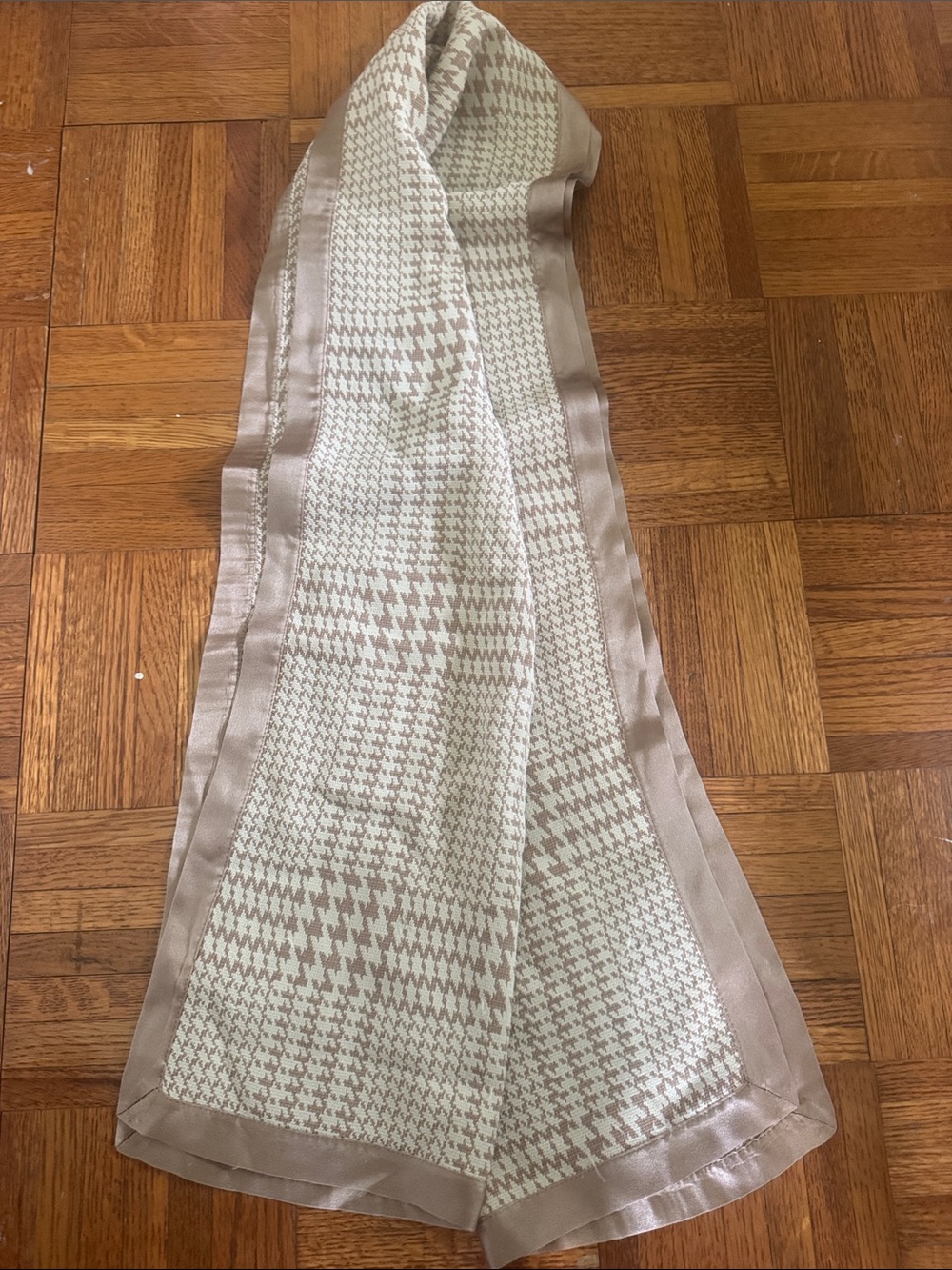 Giorgio Armani Beige and Cream Houndstooth wool blend Scarf